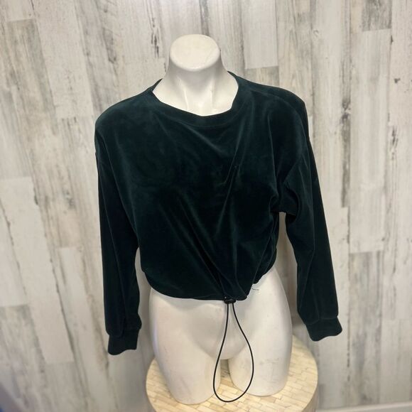 Green sweater  - Picture 2 of 6